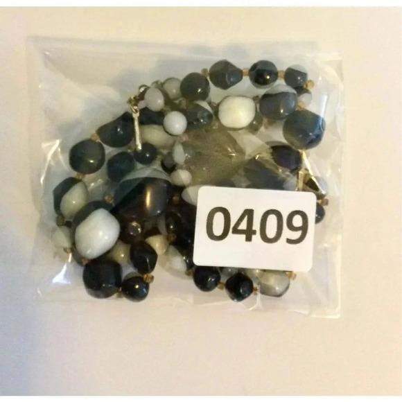 Vintage Womens Black Ivory Two Tone Double Strand with Extension Beaded Necklace - Picture 9 of 9